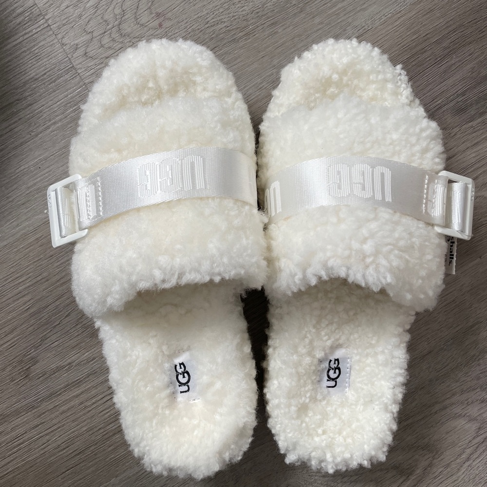 Uggs slides